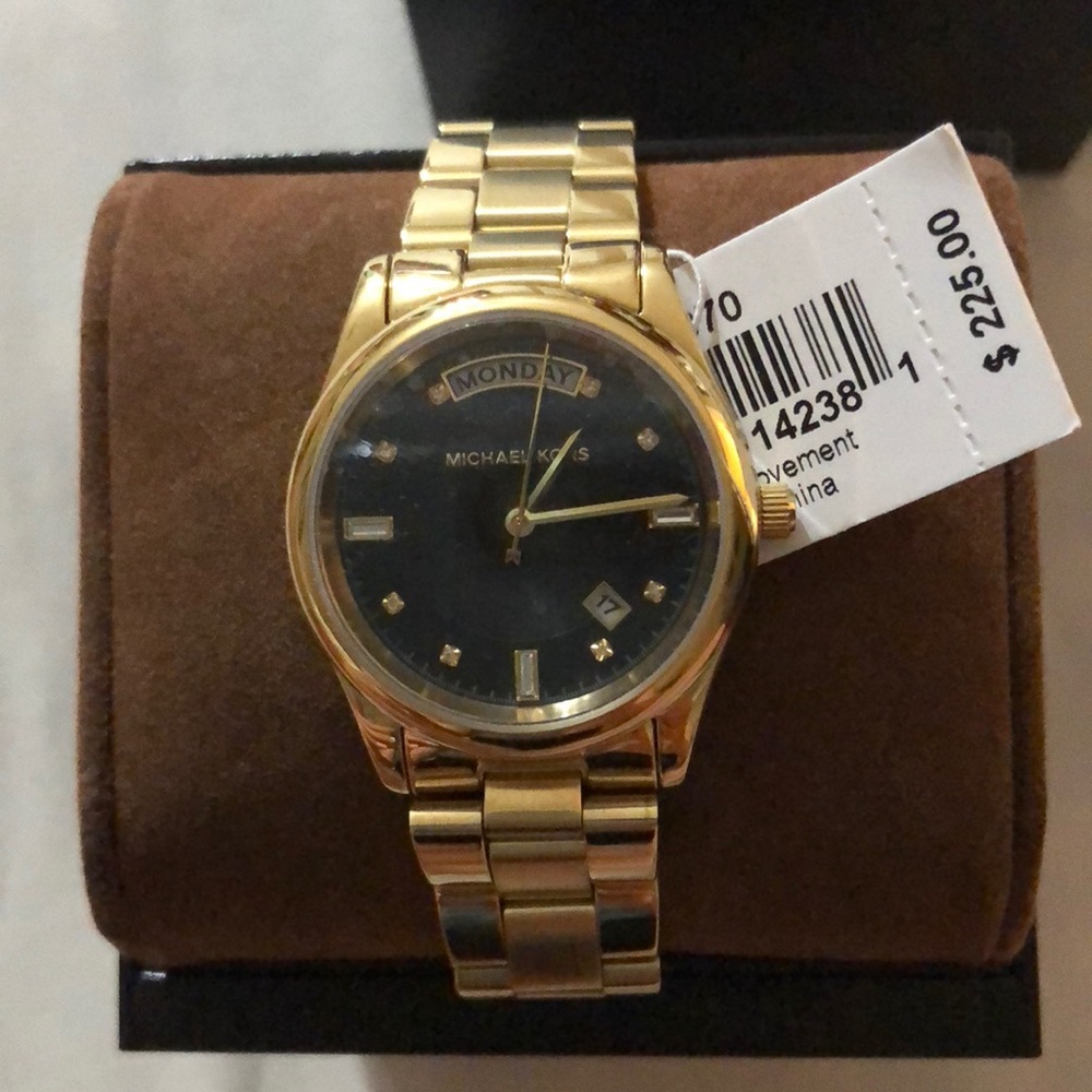 Micheal kors Watch - Picture 3 of 3